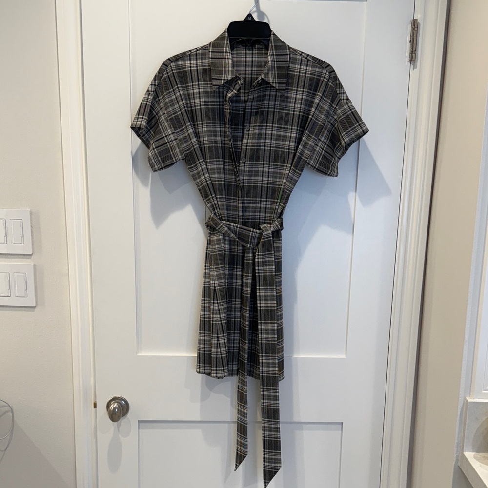 Plaid Short Sleeve Dress - Black and Gray